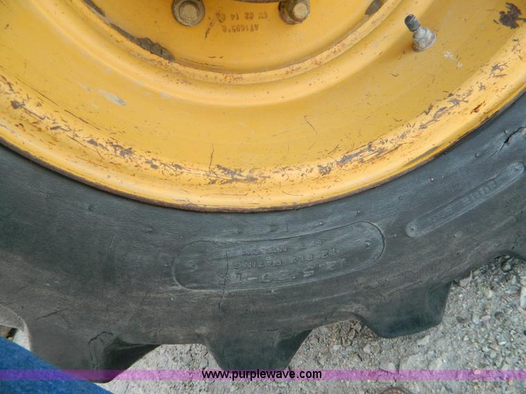 image for item H2358 2002 John Deere 410G backhoe