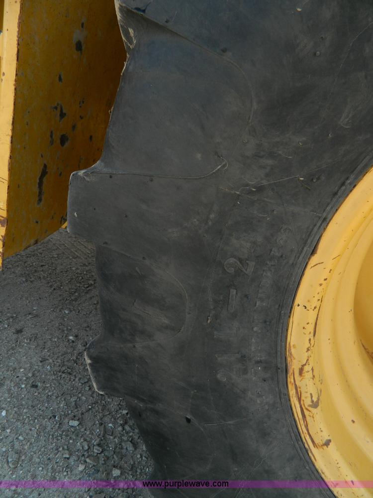 image for item H2358 2002 John Deere 410G backhoe