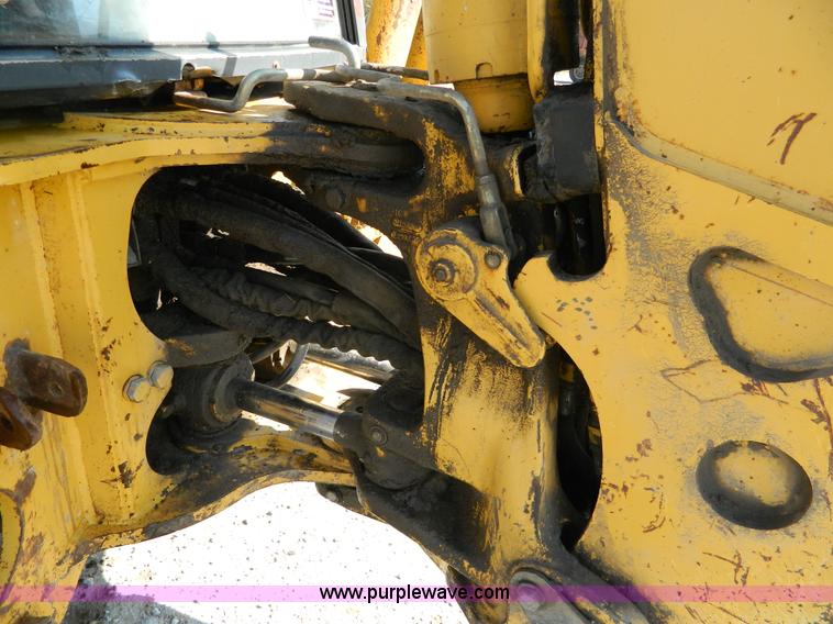 image for item H2358 2002 John Deere 410G backhoe