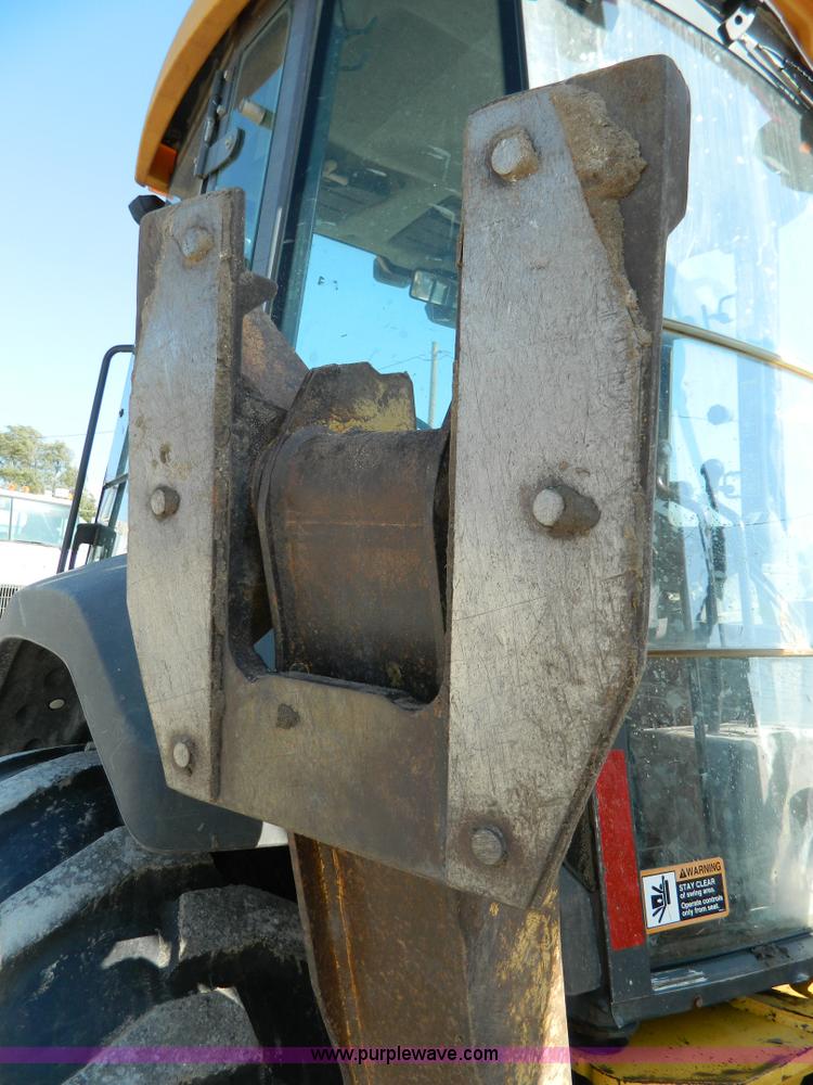 image for item H2358 2002 John Deere 410G backhoe