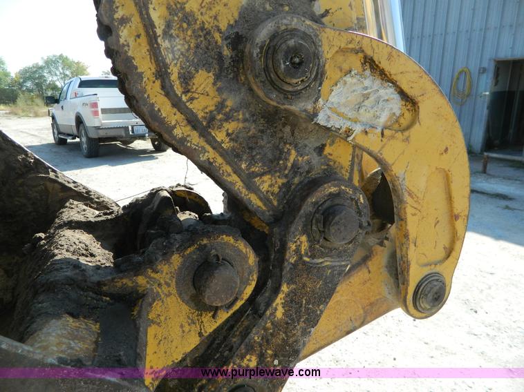 image for item H2358 2002 John Deere 410G backhoe