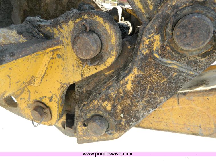image for item H2358 2002 John Deere 410G backhoe