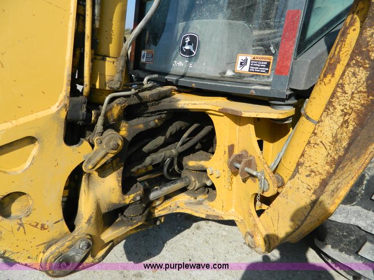 image for item H2358 2002 John Deere 410G backhoe