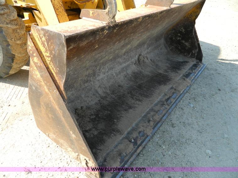 image for item H2358 2002 John Deere 410G backhoe