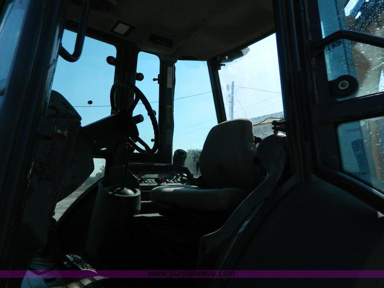 image for item H2358 2002 John Deere 410G backhoe