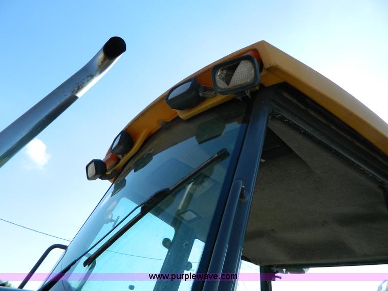 image for item H2358 2002 John Deere 410G backhoe