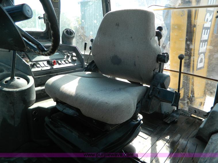 image for item H2358 2002 John Deere 410G backhoe