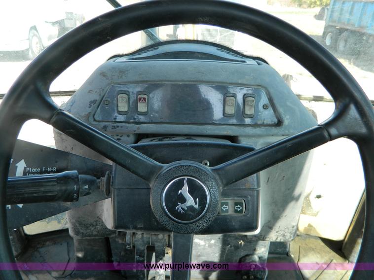 image for item H2358 2002 John Deere 410G backhoe