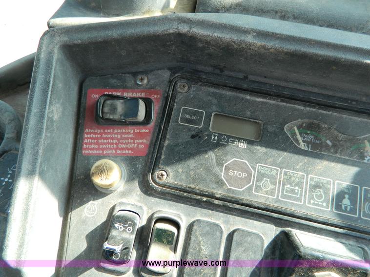 image for item H2358 2002 John Deere 410G backhoe