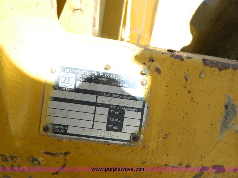 image for item H2358 2002 John Deere 410G backhoe