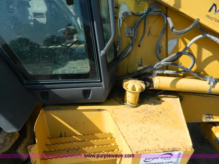 image for item H2358 2002 John Deere 410G backhoe