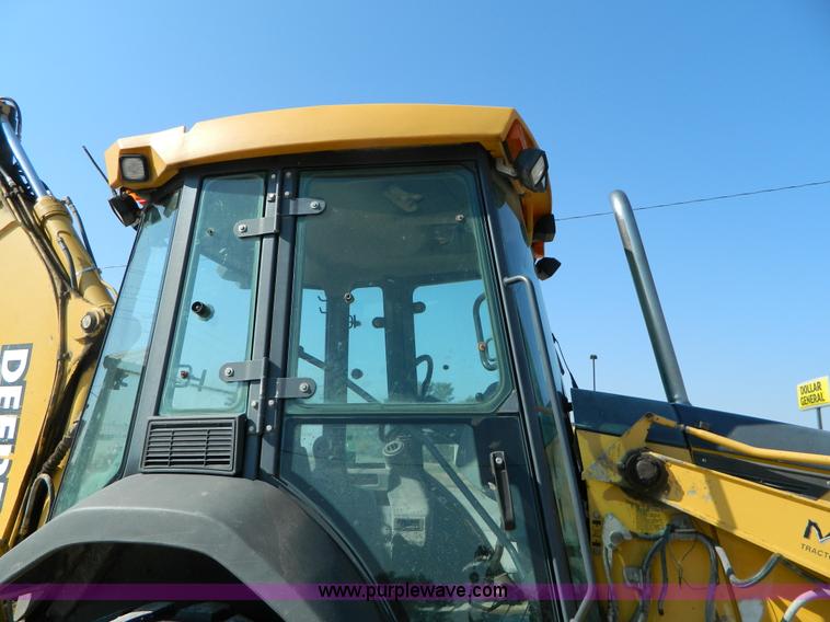 image for item H2358 2002 John Deere 410G backhoe