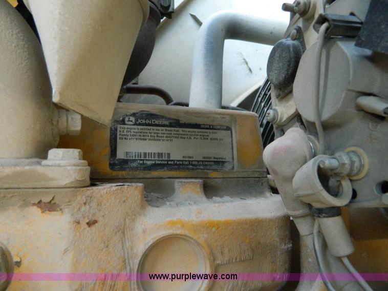 image for item H2358 2002 John Deere 410G backhoe