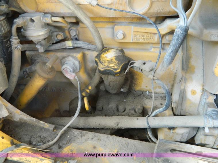 image for item H2358 2002 John Deere 410G backhoe