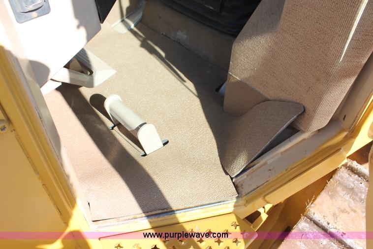 image for item H5508 1999 Caterpillar D6M LGP dozer