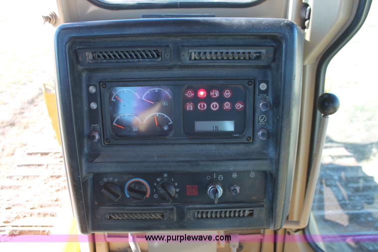 image for item H5508 1999 Caterpillar D6M LGP dozer