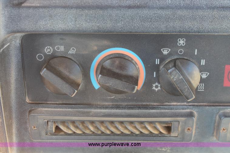 image for item H5508 1999 Caterpillar D6M LGP dozer