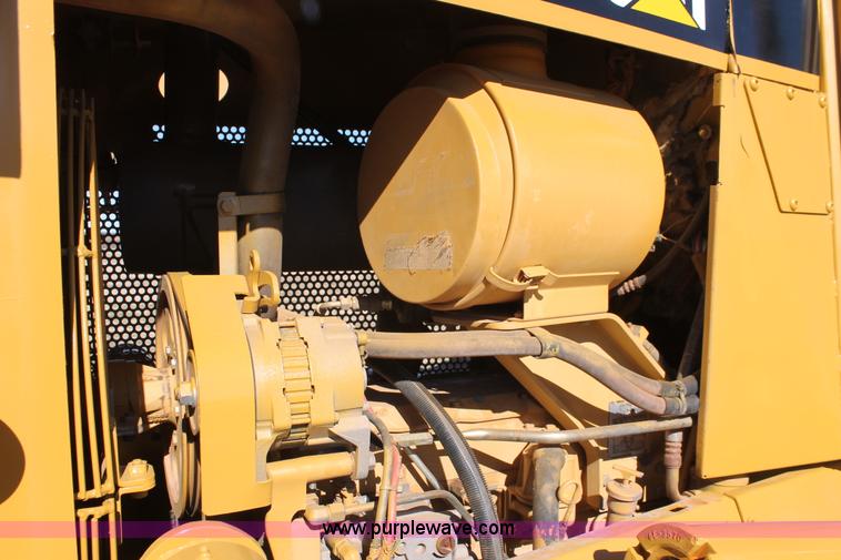 image for item H5508 1999 Caterpillar D6M LGP dozer