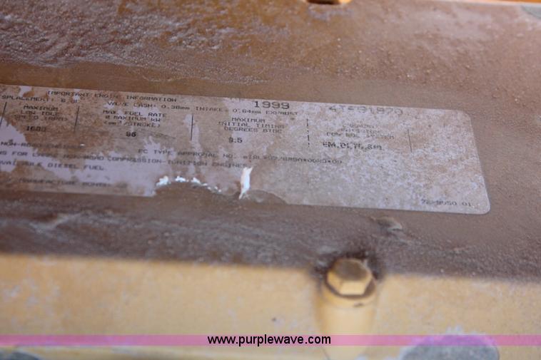 image for item H5508 1999 Caterpillar D6M LGP dozer