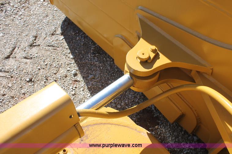 image for item H5508 1999 Caterpillar D6M LGP dozer