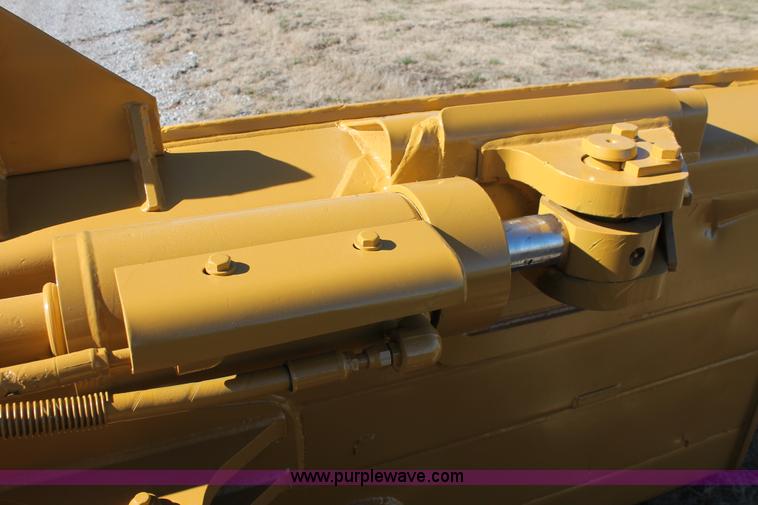 image for item H5508 1999 Caterpillar D6M LGP dozer