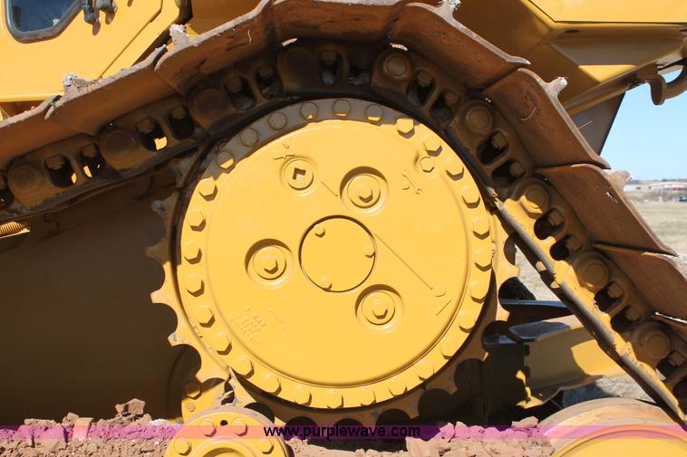 image for item H5508 1999 Caterpillar D6M LGP dozer