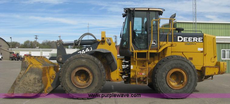 image for item H9378 2006 John Deere 744J wheel loader