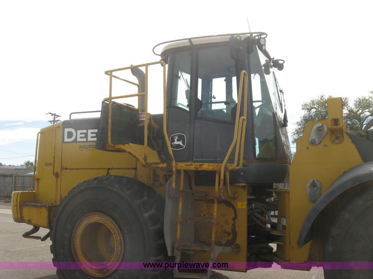 image for item H9378 2006 John Deere 744J wheel loader