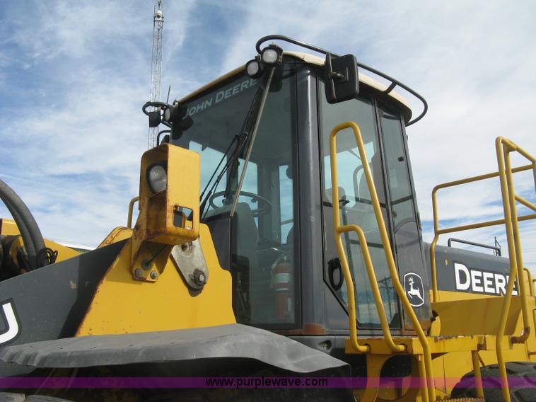 image for item H9378 2006 John Deere 744J wheel loader