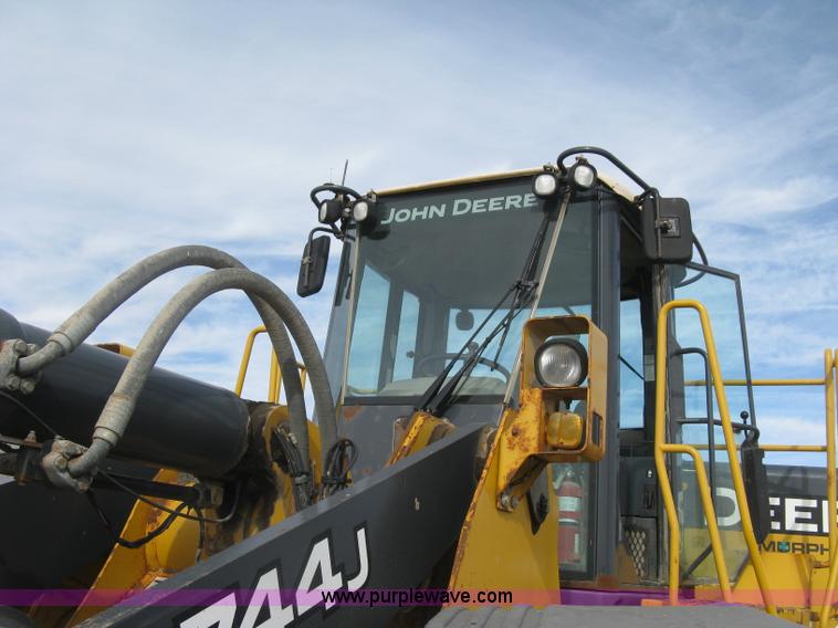 image for item H9378 2006 John Deere 744J wheel loader