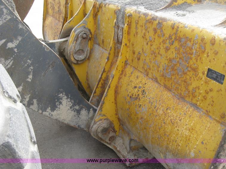 image for item H9378 2006 John Deere 744J wheel loader