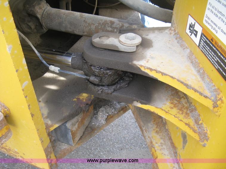 image for item H9378 2006 John Deere 744J wheel loader