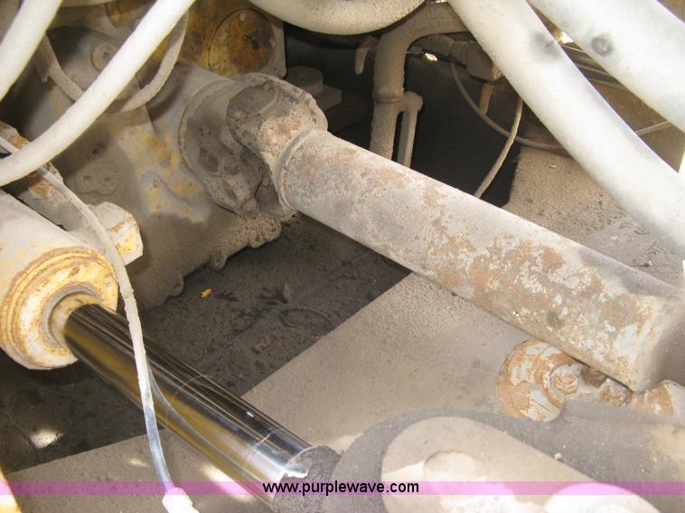 image for item H9378 2006 John Deere 744J wheel loader