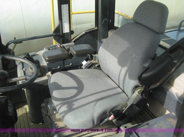 image for item H9378 2006 John Deere 744J wheel loader