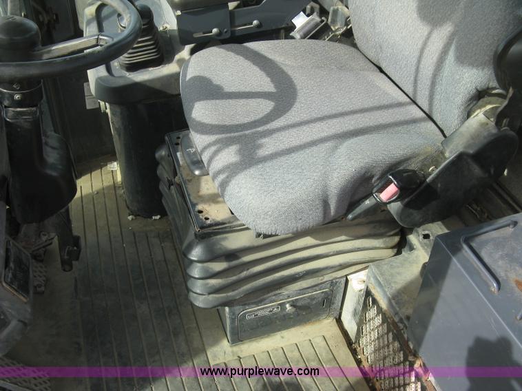 image for item H9378 2006 John Deere 744J wheel loader