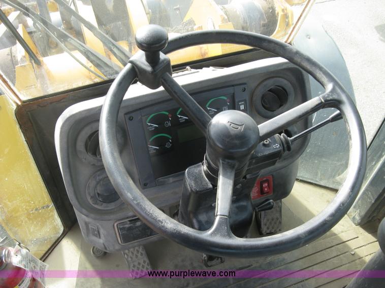 image for item H9378 2006 John Deere 744J wheel loader