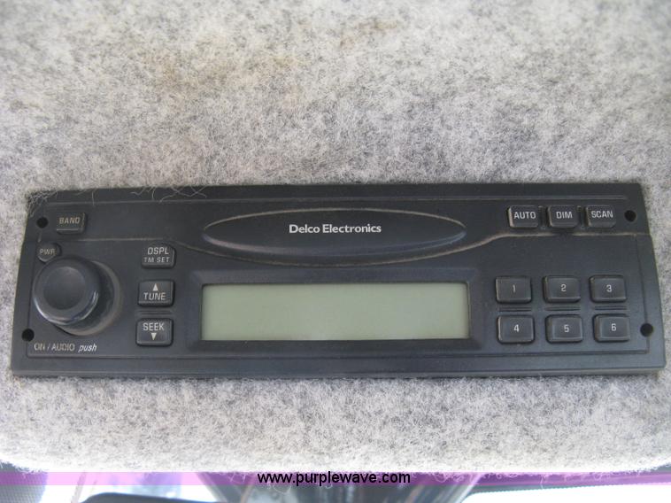 image for item H9378 2006 John Deere 744J wheel loader