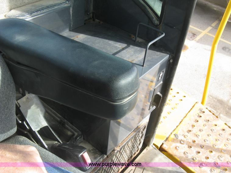 image for item H9378 2006 John Deere 744J wheel loader