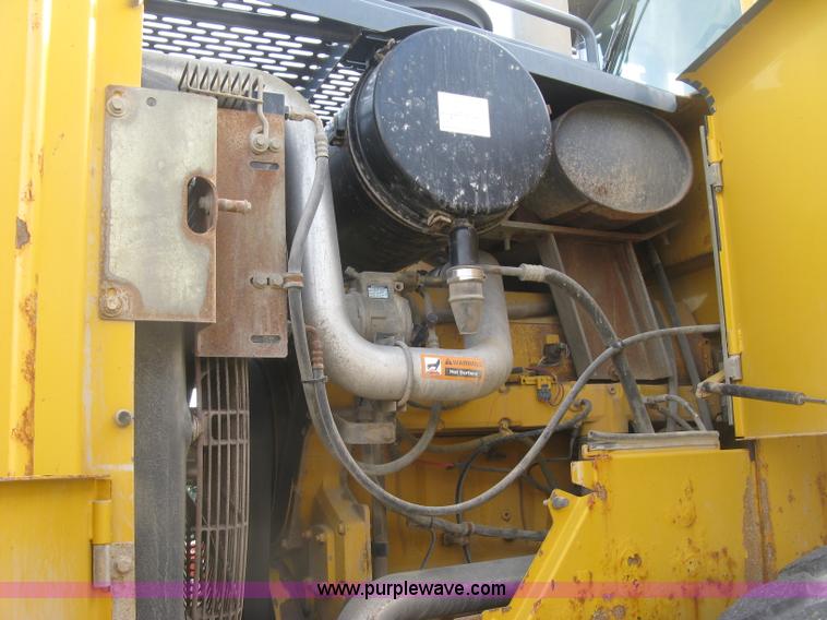 image for item H9378 2006 John Deere 744J wheel loader