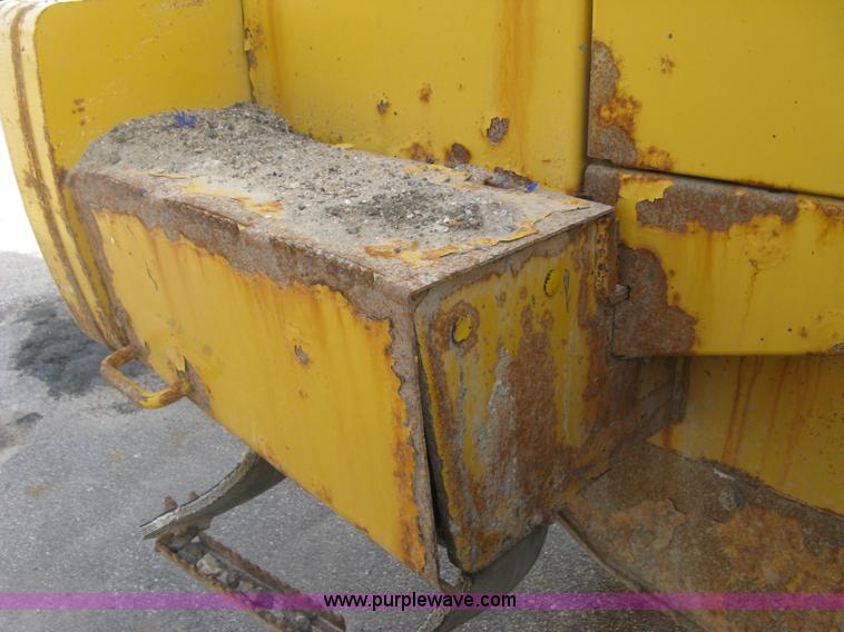 image for item H9378 2006 John Deere 744J wheel loader