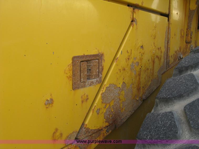 image for item H9378 2006 John Deere 744J wheel loader