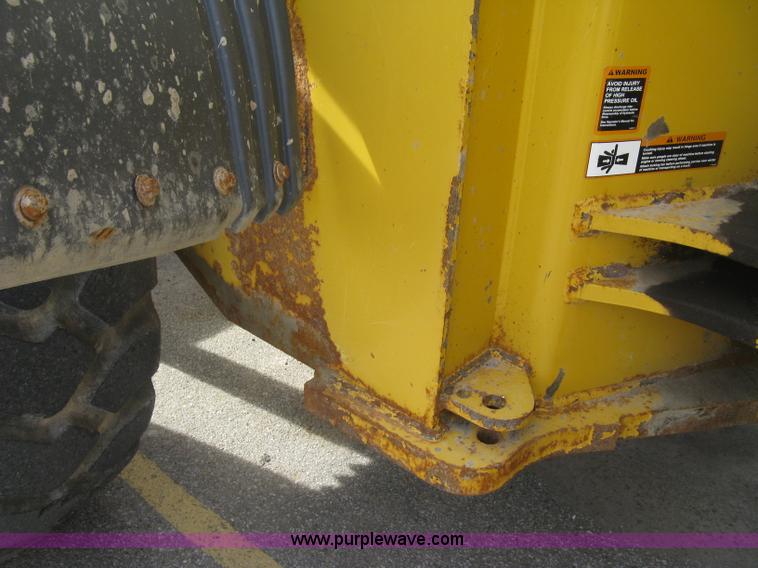 image for item H9378 2006 John Deere 744J wheel loader