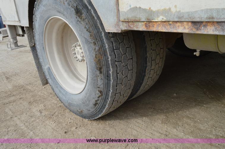 image for item I2884 1992 Chevrolet Kodiak service truck