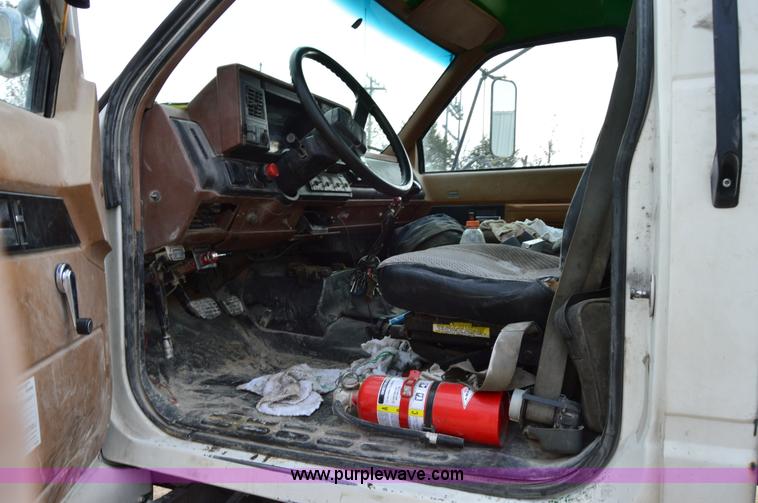 image for item I2884 1992 Chevrolet Kodiak service truck