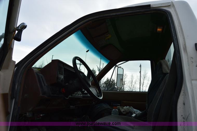 image for item I2884 1992 Chevrolet Kodiak service truck