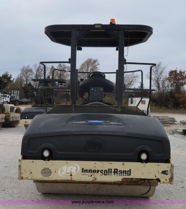 image for item I2887 2006 Ingersoll Rand DD115HF double drum roller