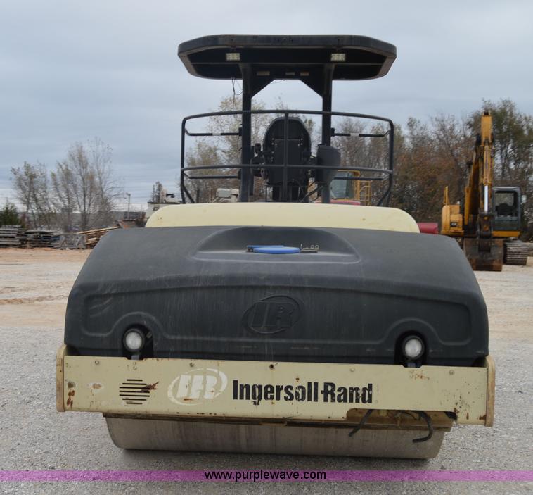 image for item I2887 2006 Ingersoll Rand DD115HF double drum roller
