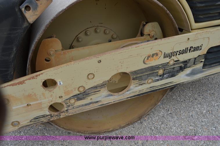 image for item I2887 2006 Ingersoll Rand DD115HF double drum roller