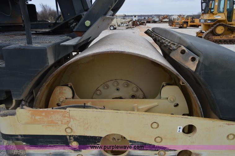 image for item I2887 2006 Ingersoll Rand DD115HF double drum roller