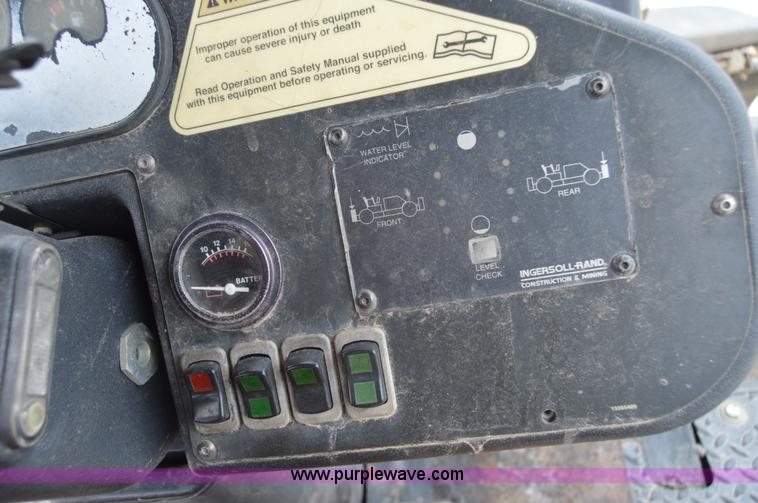 image for item I2887 2006 Ingersoll Rand DD115HF double drum roller